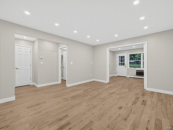 5th image of 292 Hubert Humphrey Drive