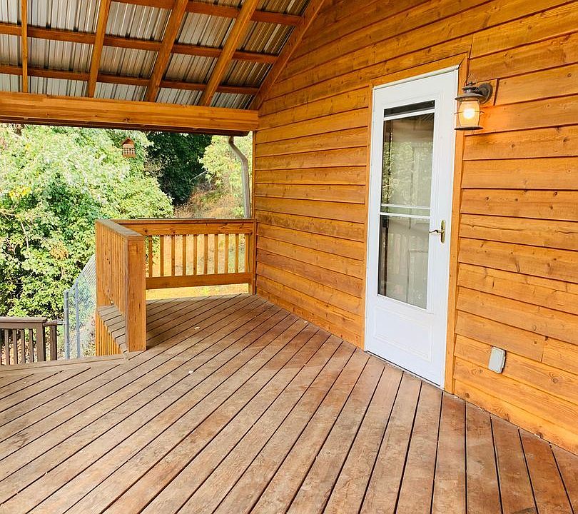 1st image of 905 Rosehill Ln