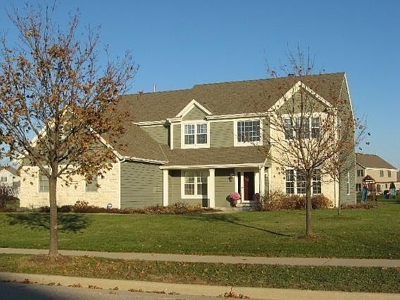 1st image of 918 Woods Dr