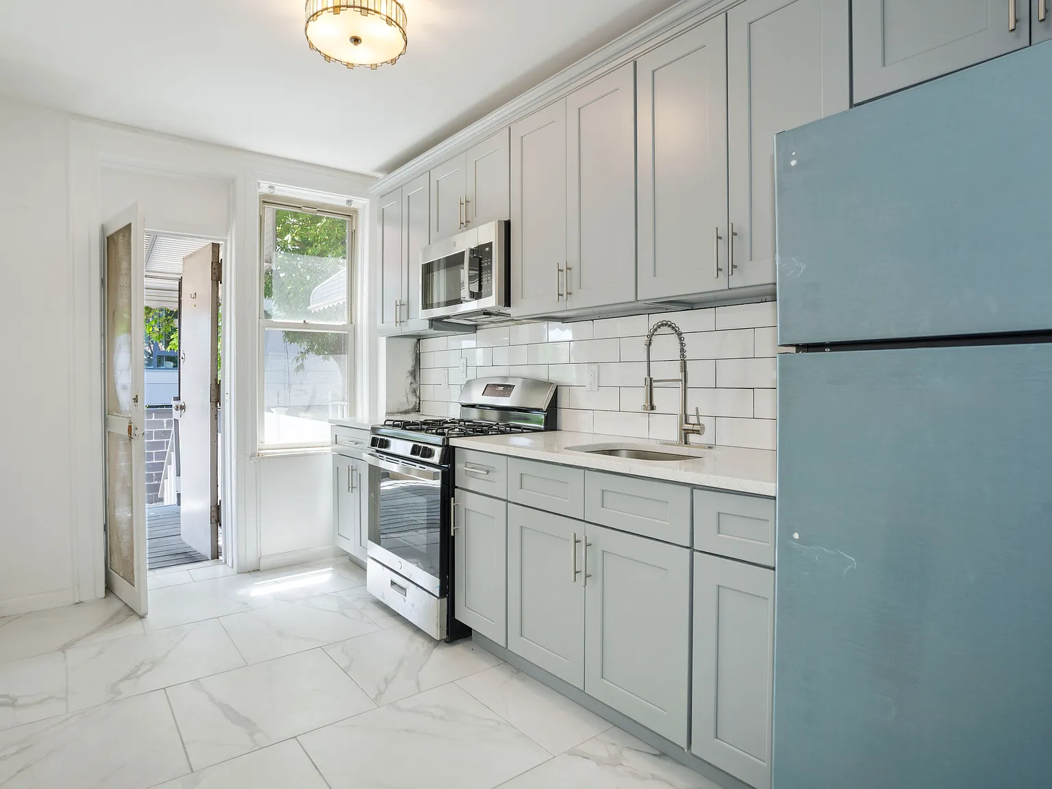 1432 Hancock Street — Photo 2