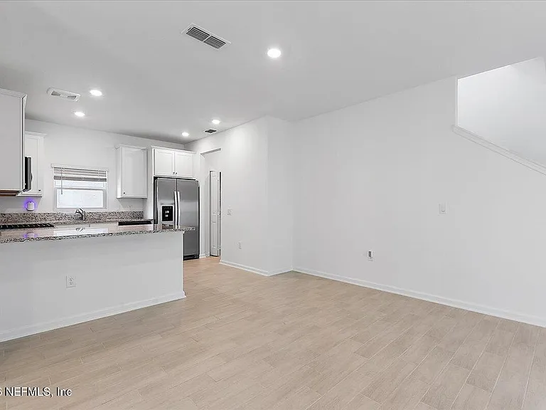 14220 Epply Dr — Photo 12