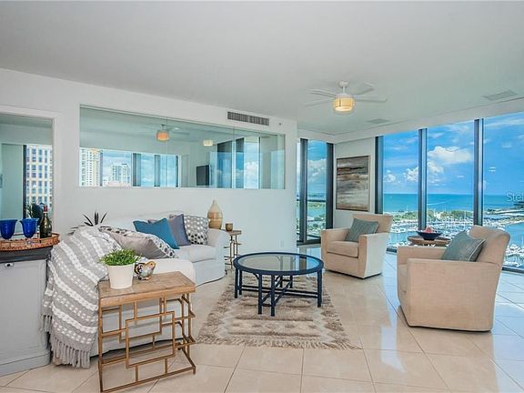 5th image of 1 Beach Dr SE Unit 1402