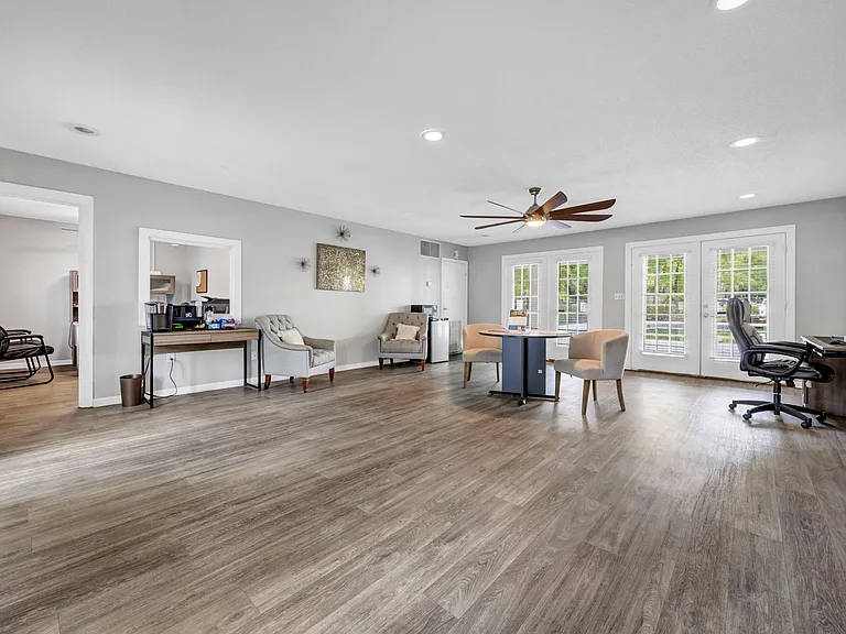 Landmark Woods Apartment Homes — Photo 6