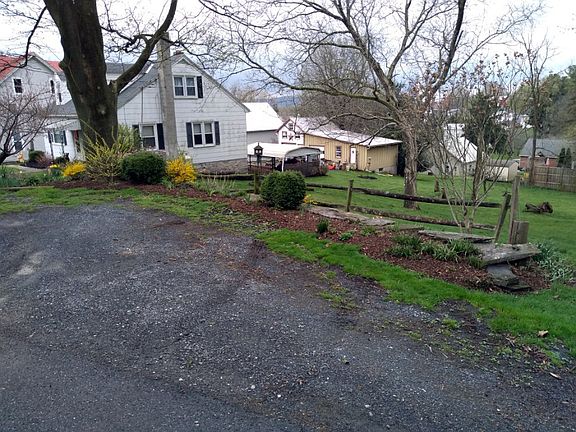 4th image of 205 N Market St