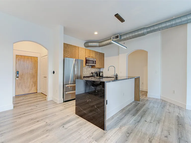 1901 Post Oak Blvd #3105 — Photo 6