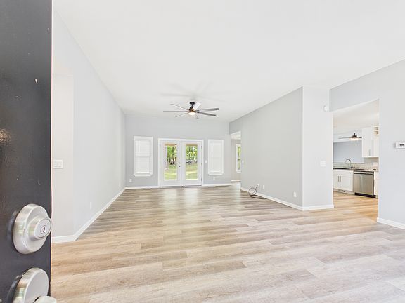 4th image of 483 Baypoint Dr