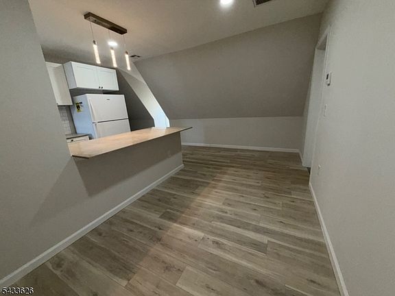 4th image of 46 Bridge St #D