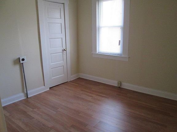 4th image of 815 11th Ave