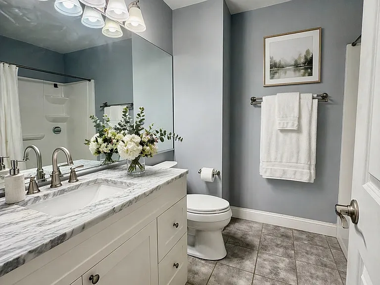 345 Gregory St — Photo 15