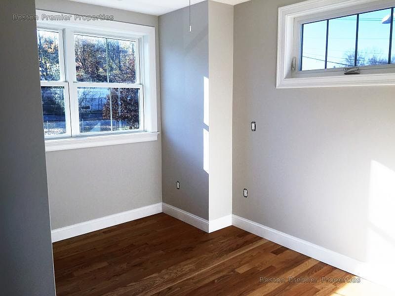 2nd image of 95 Shaw St #2