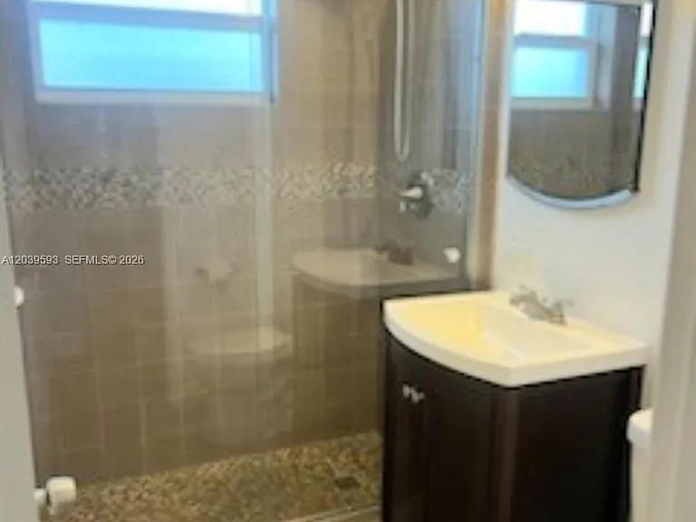 323 Northlake Dr #325 — Photo 5