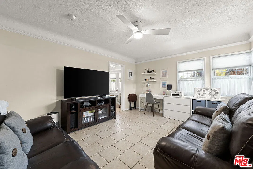 1 bed, 630 sqft, $2,400 — Photo 3