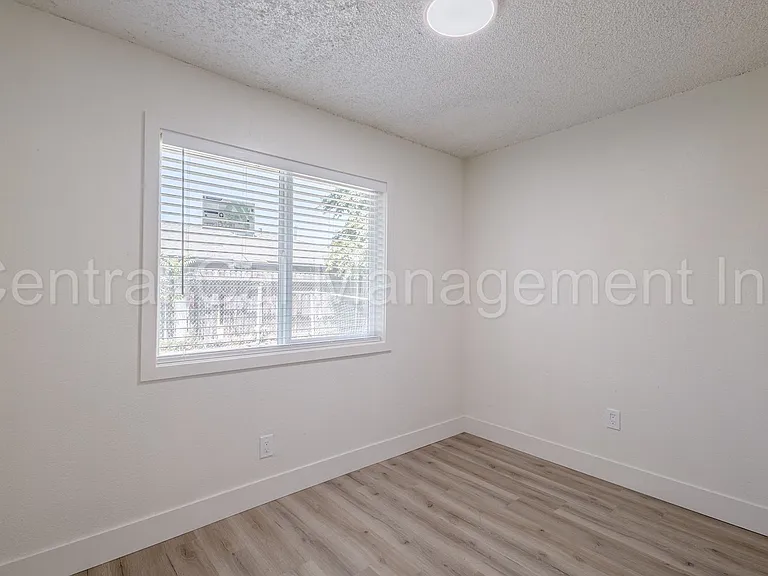 1244 Virginia Ave — Photo 11