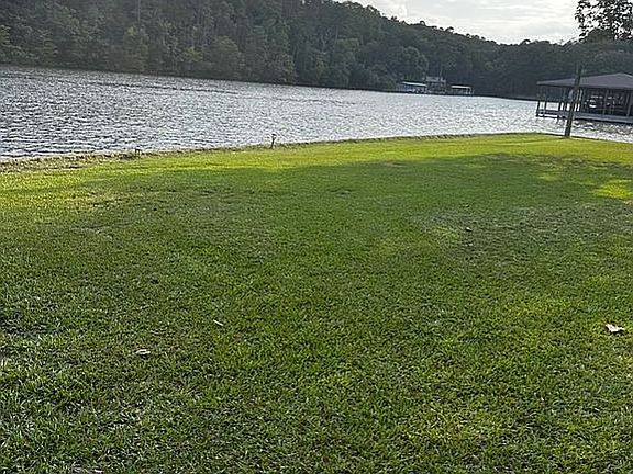 2nd image of 1819 Lakeshore Dr