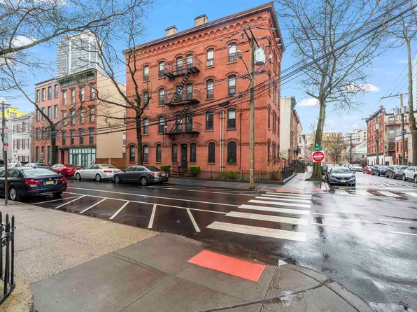 271 York St #203, Jersey City, NJ 07302