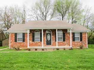 104 Kenton Dr, Bardstown, KY 40004