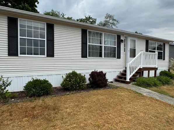 818 Raisin River Rd, Three Rivers, MI 49093