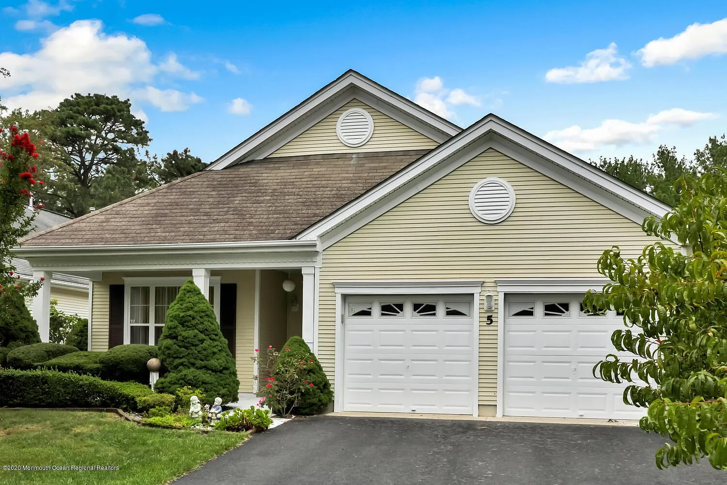 5 Bellflower Dr photo 1