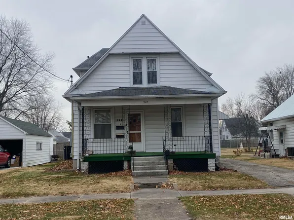 922 E Locust St, Canton, IL 61520