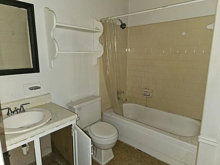 300 Martin Dr — Photo 14