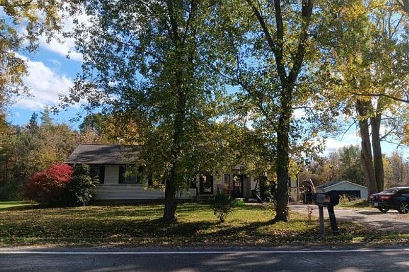 1st image of 13390 Tuscola Rd