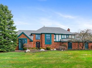 4600 White Oaks Dr, Troy, MI