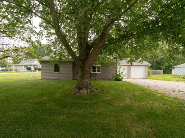 305 N 6th St, Cornell, IL 61319