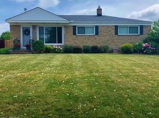 3385 Glenbar Dr, Fairview Park, OH