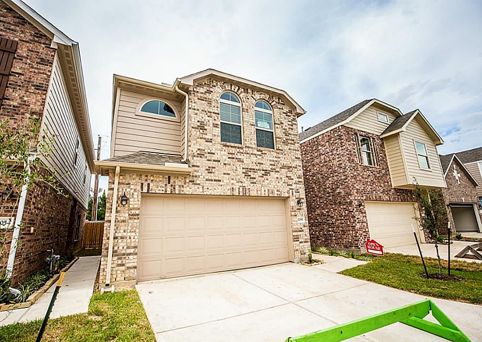 1st image of 17050 Amarose Dr