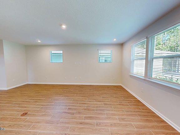 5th image of 250 SPRUCE HILL Point