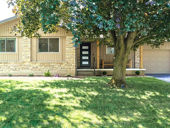 2nd image of 29 Windemere Cres