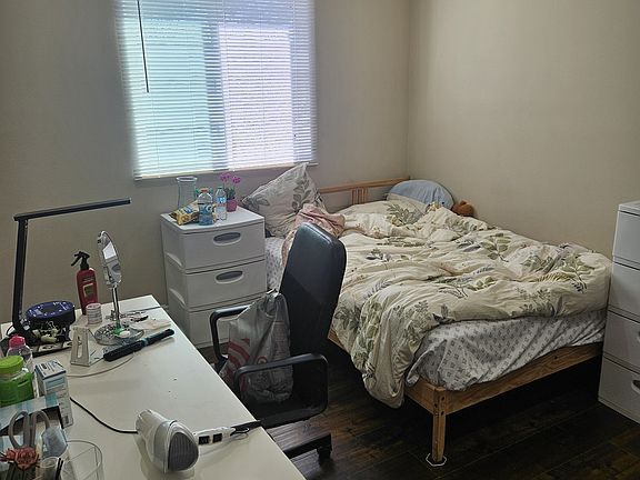 3rd image of 3519 S Budlong Ave