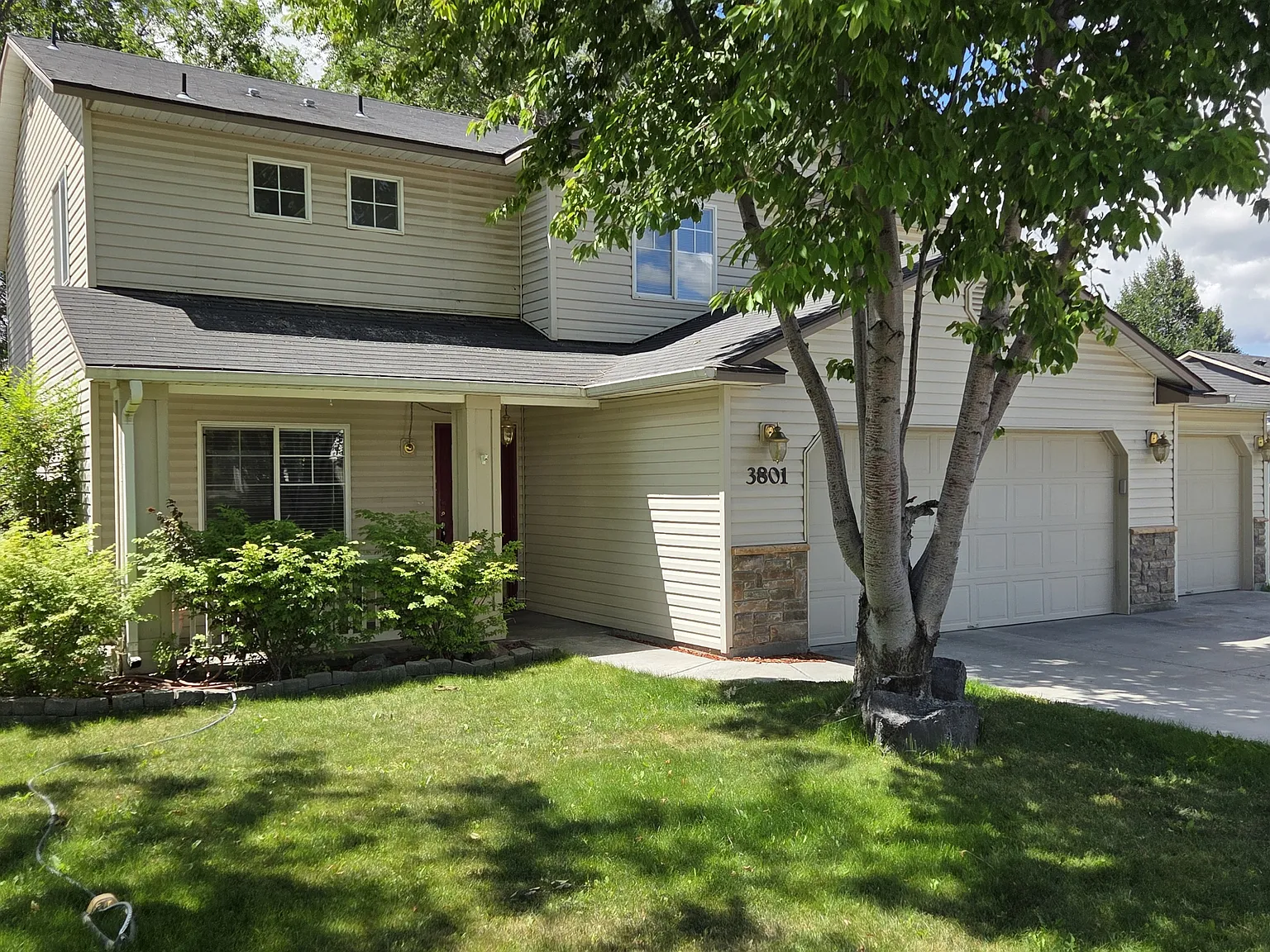 Sutton Ave. 3801 E - 1 — Photo 1