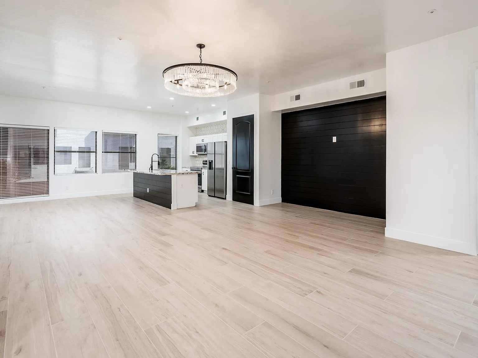 3 bed, 2.5 bath, 1695 sqft, $3,200 — Photo 1