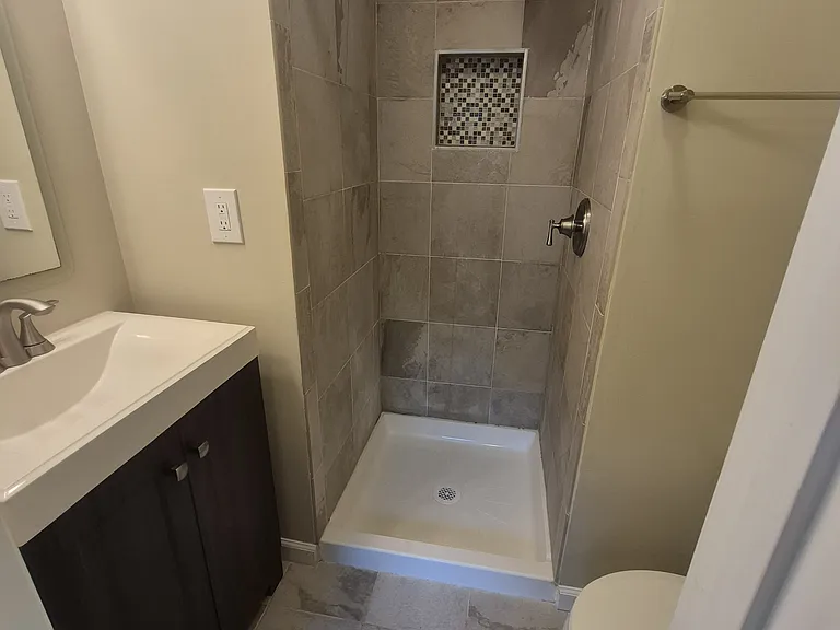 608 Blandford St — Photo 4