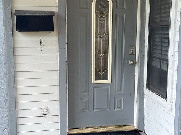 3rd image of 119 W Lemon St