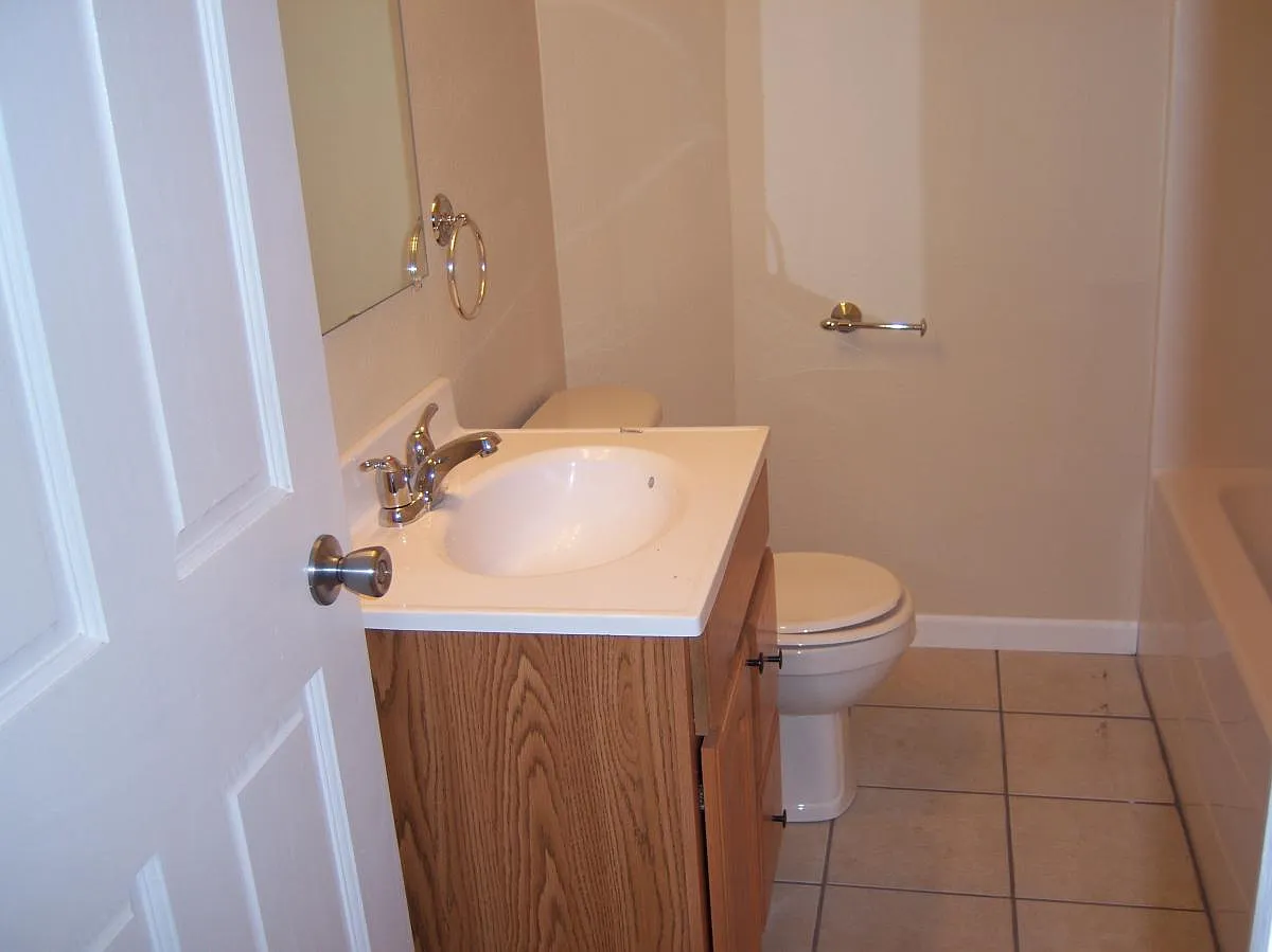 3 bed, 1244 sqft, $1,200 — Photo 3