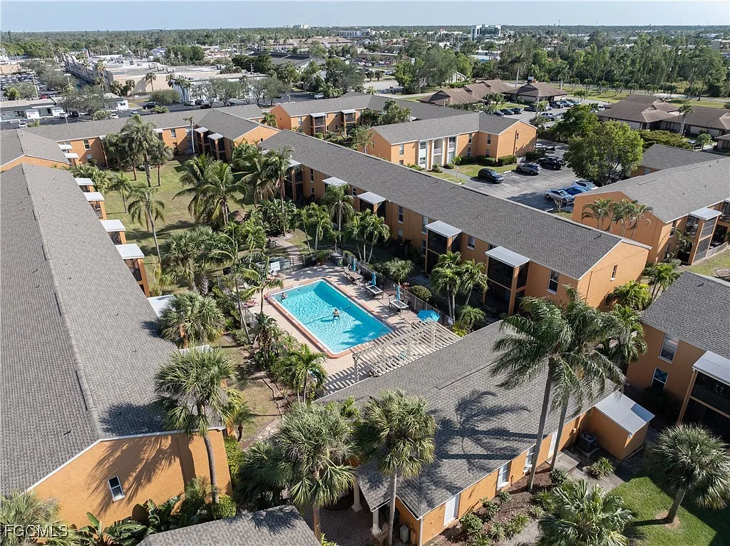2 bed, 2.0 bath, 1047 sqft, $1,150 — Photo 4