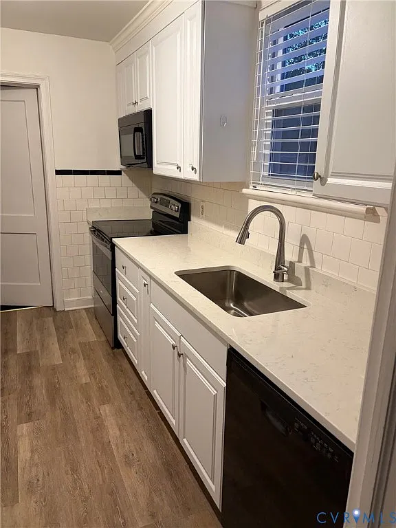 3 bed, 1.0 bath, 955 sqft, $2,450 — Photo 2