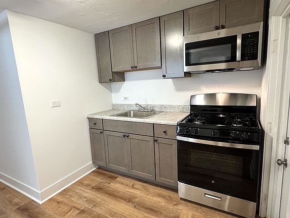 5th image of 6452 W Dickens Ave #B