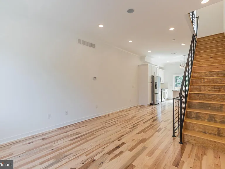 1335 S Bouvier St — Photo 4