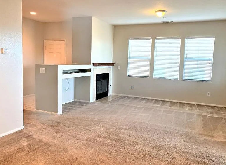 15431 Park Point Ave #102 — Photo 4