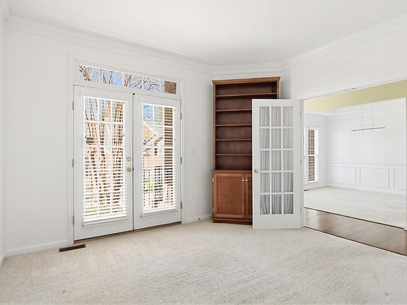 5th image of 10 Bentley Way