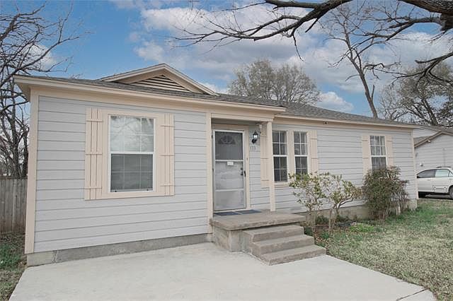 1st image of 133 W Avenue G