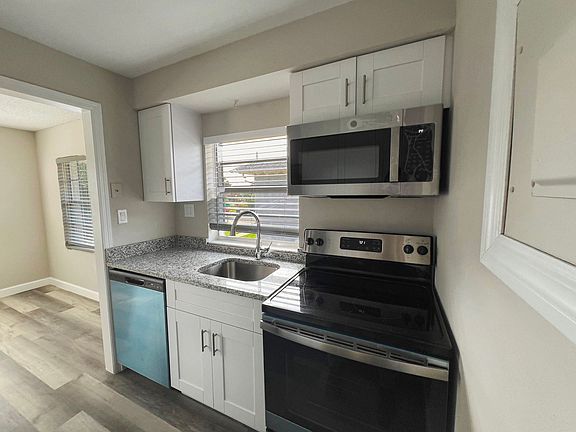 2nd image of 3323 N Westmoreland Dr #17692919
