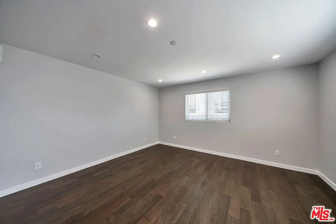 3 bed, 1200 sqft, $3,600 — Photo 3