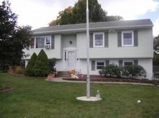 22 Kent Ct, Washingtonville, NY 10992