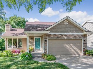 7063 Plum Dr, Urbandale, IA 50322
