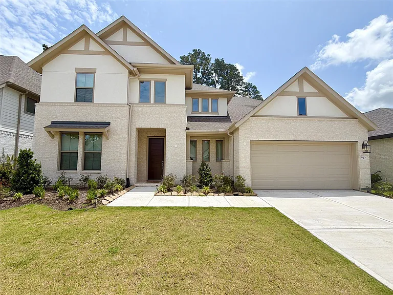 22037 Gateway Arch Dr — Photo 1