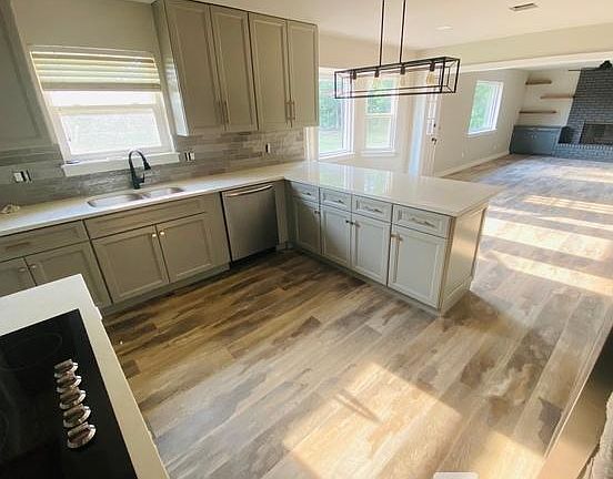 4th image of 3016 Red Rock Cir